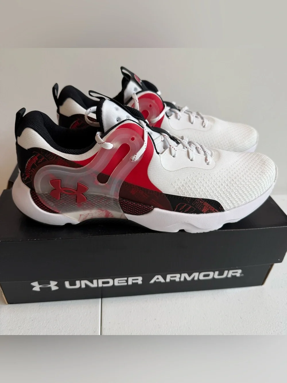Wisconsin Badgers Under Armour Men’s 14 Team HOVR Apex 3 Shoes White Red Black